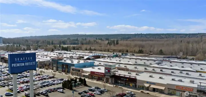 Nearby Premium Shopping Outlet