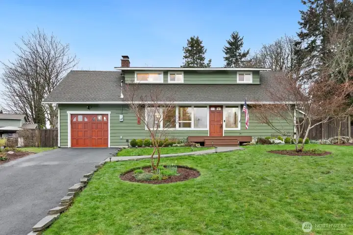 Welcome home to this stunning mid-century gem, perfectly situated on a quiet cul-de-sac just moments from downtown Bothell