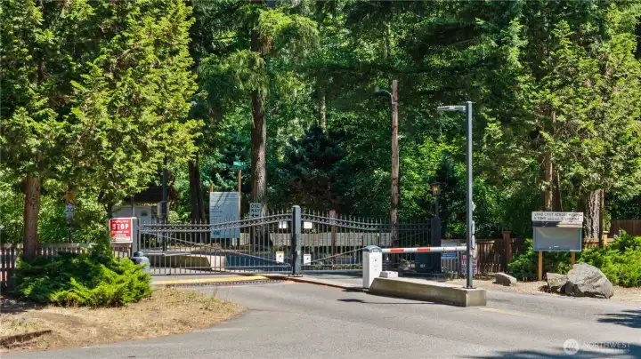 Clearwood Entrance & Gate