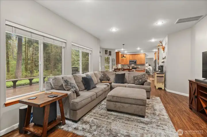 An open-concept design allows the kitchen to stay connected to daily living, ideal for both quiet mornings and gatherings.