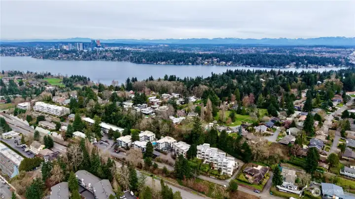 Desirable North Mercer Island blocks to parks, waterfront, downtown dining, cafes and shopping!