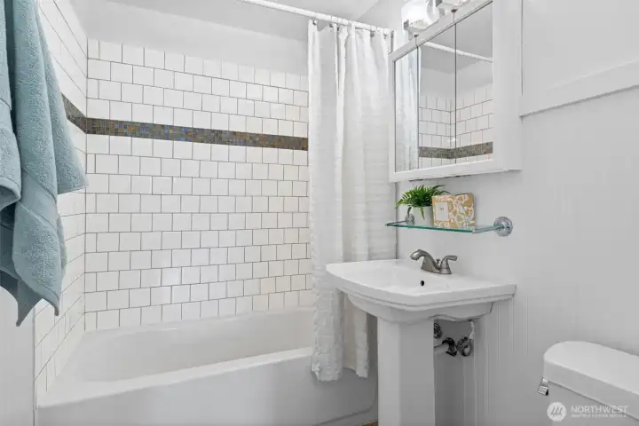 Bathroom 1 - Hallway Full Bath