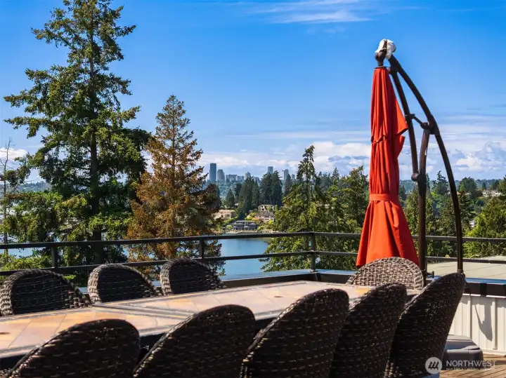 Dine alongside sparkling views of the bay and Seattle skyline.