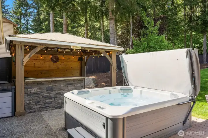 Hot Tub & Gazebo