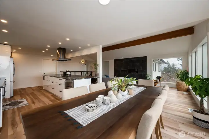 Open Concept Living at it's best! Open Concept Living at it's best!