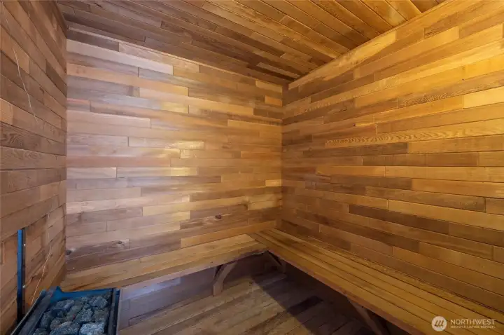 Relish the warmth and comfort from the amazing sauna. Relish the warmth and comfort from the amazing sauna.