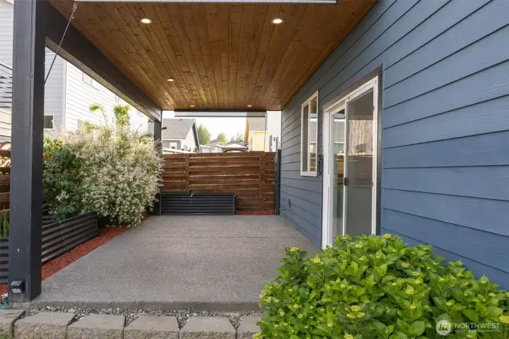 Covered patio right off the kitchen and dining room