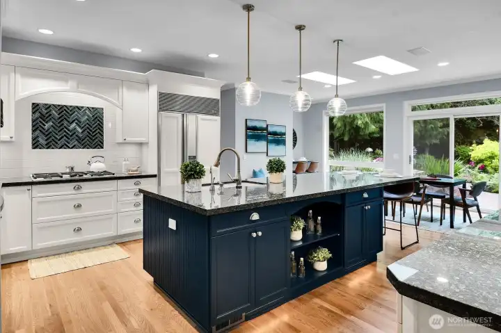 A masterful kitchen with all the bells and whistles!