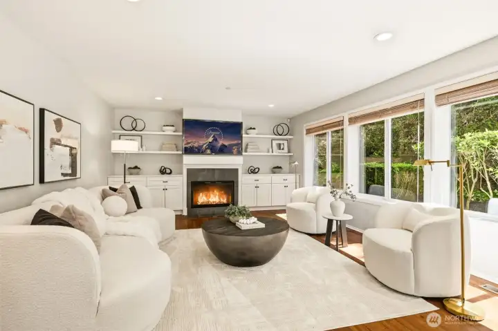 Move-in-ready residence is designed for modern living. Move-in-ready residence is designed for modern living.