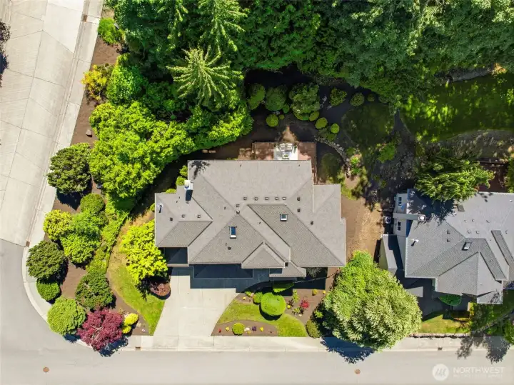 Situated on a spacious corner lot on a quiet no-through street Situated on a spacious corner lot on a quiet no-through street
