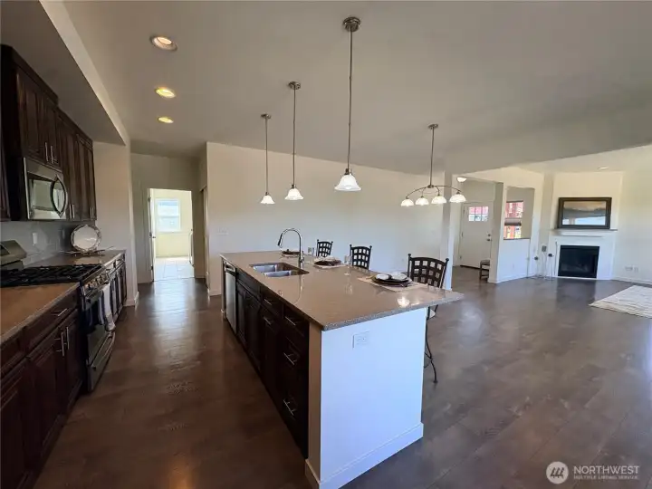 Extra Large Island with Room for Eating