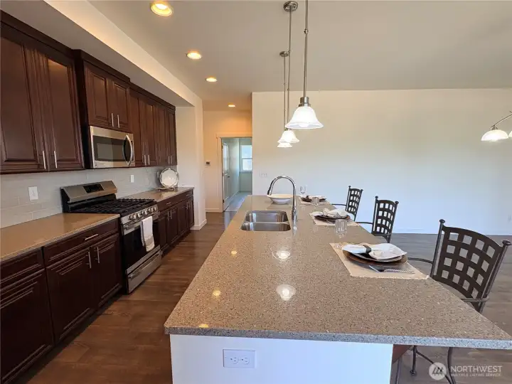 Stainless Appliances throughout