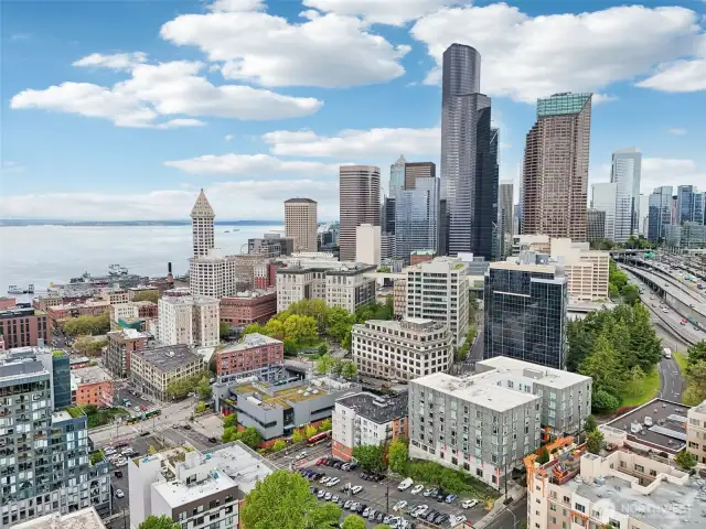 Incredible downtown location that's also close to the waterfront and the new Waterfront Park!