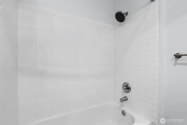 Bathtub in second bath