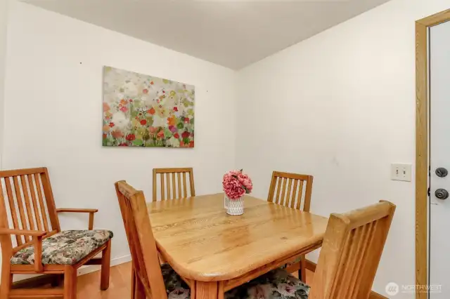 Extra room for dining or office
