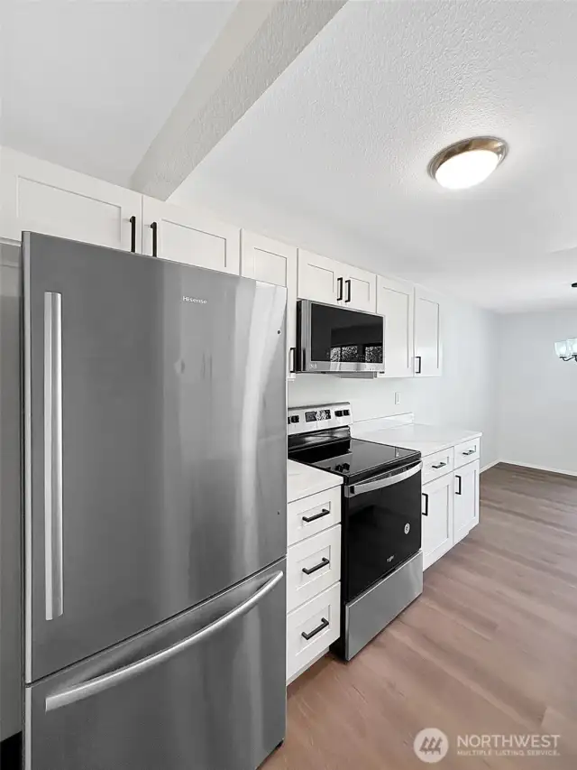 Kitchen and brand-new appliances.