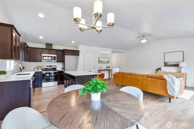 Photographs are for illustrative purposes only. Features, finishes, interior/exterior colors, landscaping and floorplan shown may vary from actual homes built.