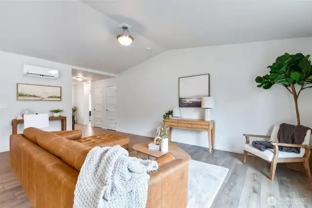Photographs are for illustrative purposes only. Features, finishes, interior/exterior colors, landscaping and floorplan shown may vary from actual homes built.