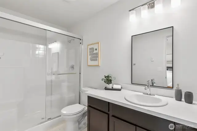 Photographs are for illustrative purposes only. Features, finishes, interior/exterior colors, landscaping and floorplan shown may vary from actual homes built.