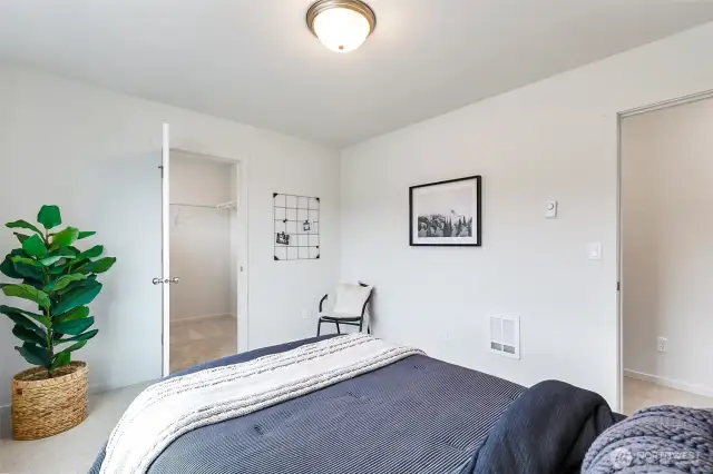 Photographs are for illustrative purposes only. Features, finishes, interior/exterior colors, landscaping and floorplan shown may vary from actual homes built.