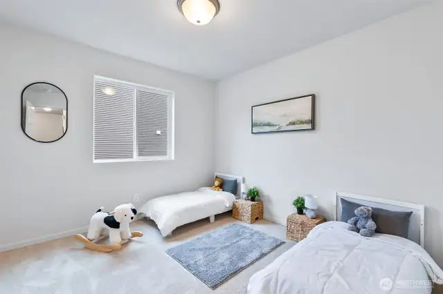 Photographs are for illustrative purposes only. Features, finishes, interior/exterior colors, landscaping and floorplan shown may vary from actual homes built.