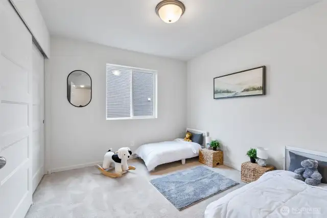 Photographs are for illustrative purposes only. Features, finishes, interior/exterior colors, landscaping and floorplan shown may vary from actual homes built.