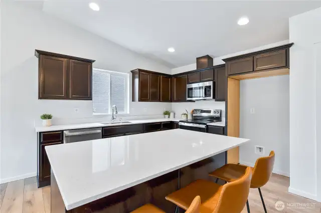 Photographs are for illustrative purposes only. Features, finishes, interior/exterior colors, landscaping and floorplan shown may vary from actual homes built.