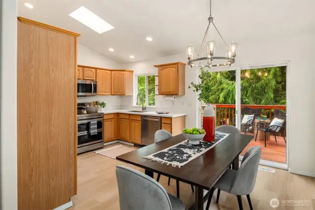 Great deck right off the kitchen & dining room