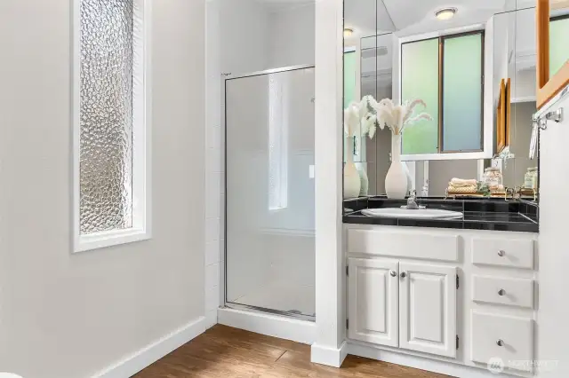 3/4 main floor bath