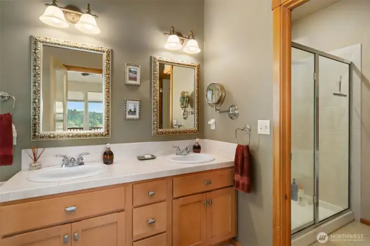 Dual Vanity