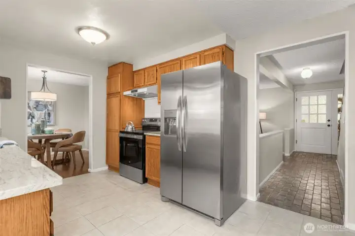 New Stove and Fridge