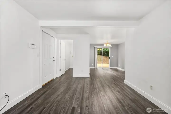Downstairs bathroom between family room and kitchen