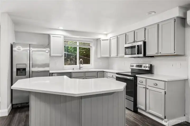 Beautifully updated kitchen