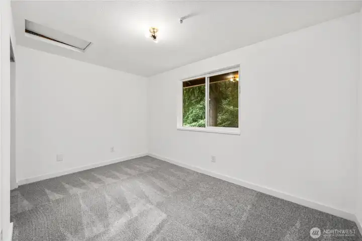 2nd bedroom