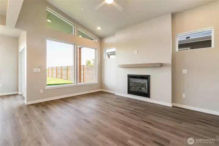 Gas fireplace.  Pic for reference of like unit. 552 Northview is under construction.