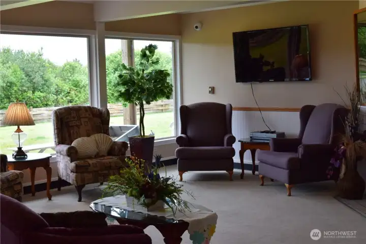 Community visiting area.  Enjoy a cup of coffee while you wait.