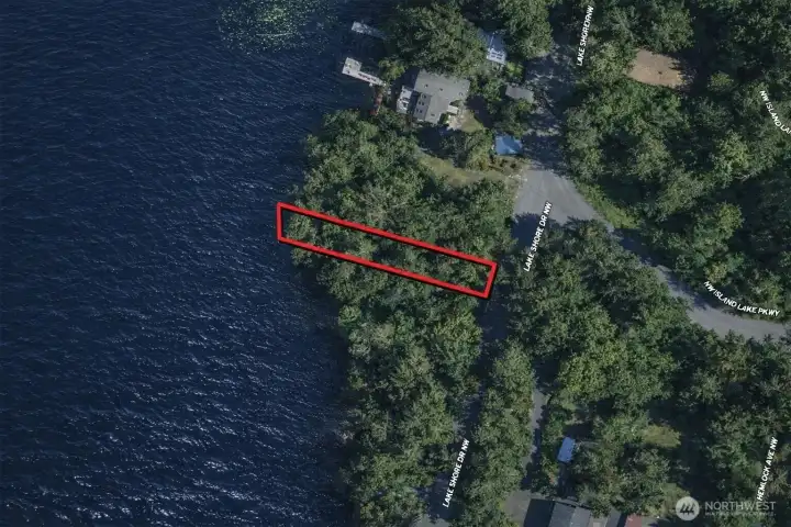 Overhead view with approximate boundaries in red.