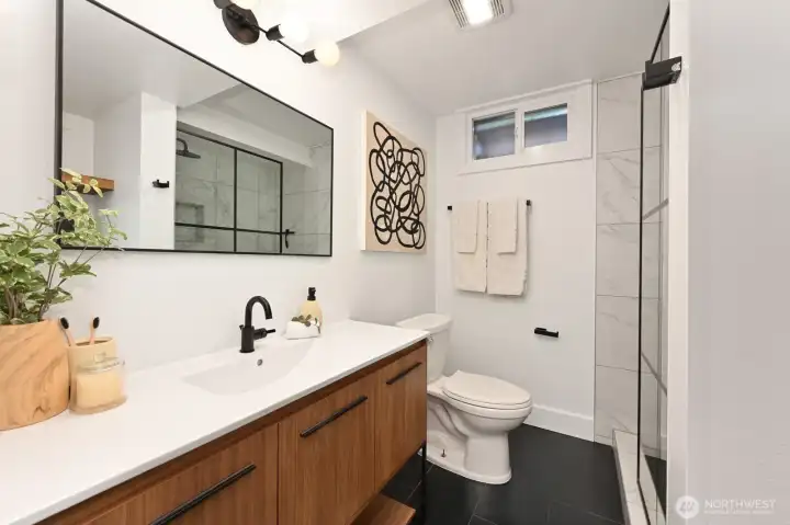 Downstairs bathroom 3/4