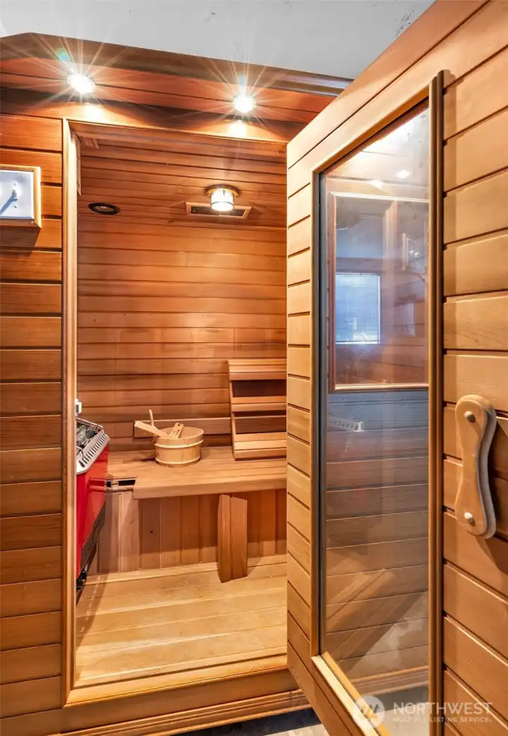 Sauna in garage, stay with home.