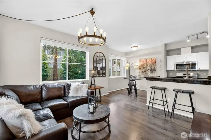 Home comes Fully Furnished!