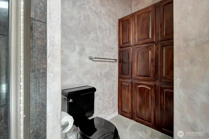 Main bathroom 2