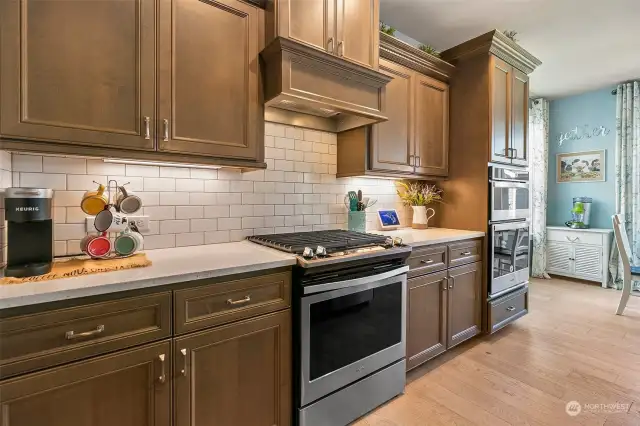 Double Ovens and Gas Stove - Perfect for the Culinary Artist