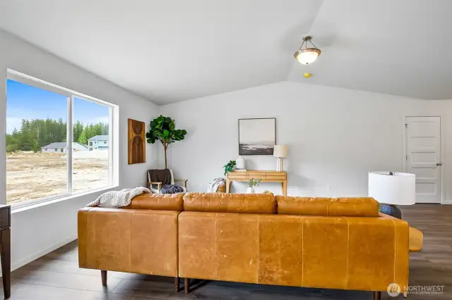 Photographs are for illustrative purposes only. Features, finishes, interior/exterior colors, landscaping and floorplan shown may vary from actual homes built.