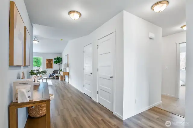 Photographs are for illustrative purposes only. Features, finishes, interior/exterior colors, landscaping and floorplan shown may vary from actual homes built.