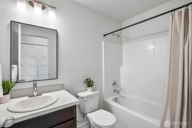 Photographs are for illustrative purposes only. Features, finishes, interior/exterior colors, landscaping and floorplan shown may vary from actual homes built.
