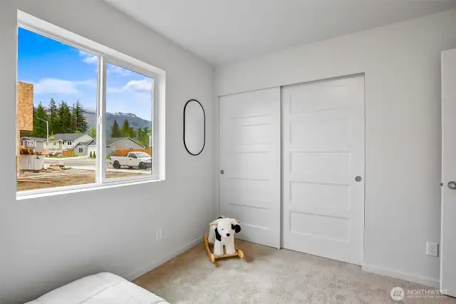 Photographs are for illustrative purposes only. Features, finishes, interior/exterior colors, landscaping and floorplan shown may vary from actual homes built.