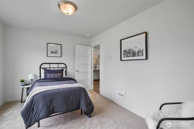 Photographs are for illustrative purposes only. Features, finishes, interior/exterior colors, landscaping and floorplan shown may vary from actual homes built.