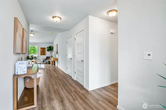 Photographs are for illustrative purposes only. Features, finishes, interior/exterior colors, landscaping and floorplan shown may vary from actual homes built.
