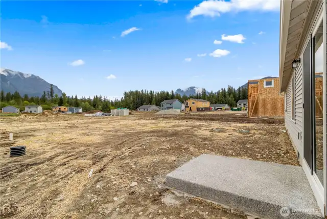 Photographs are for illustrative purposes only. Features, finishes, interior/exterior colors, landscaping and floorplan shown may vary from actual homes built.