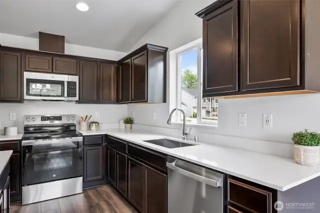 Photographs are for illustrative purposes only. Features, finishes, interior/exterior colors, landscaping and floorplan shown may vary from actual homes built.
